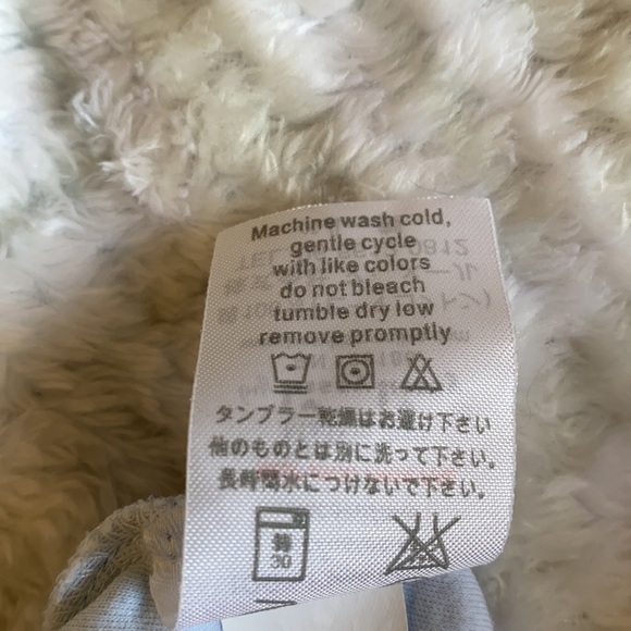 Newborn onesie with snaps - Picture 7 of 7